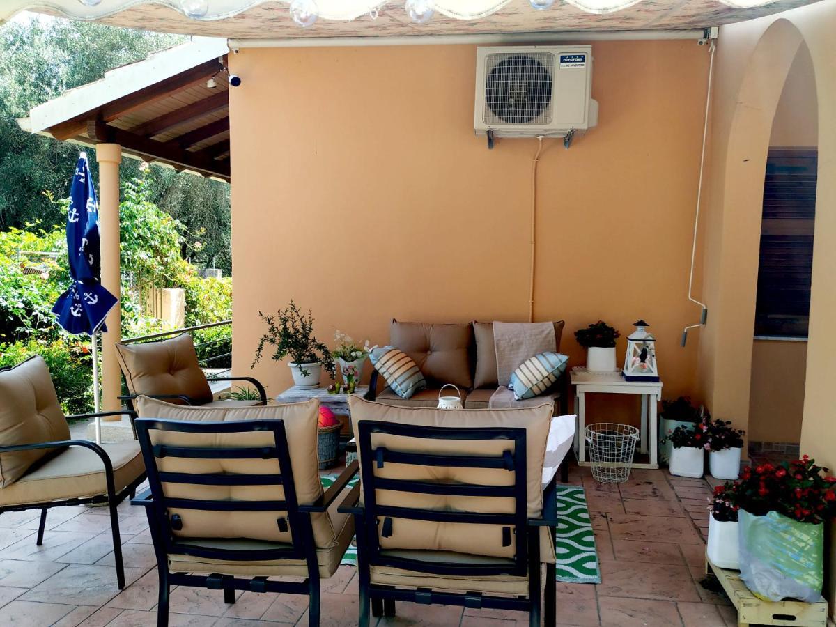 Family Holiday Apartment With Garden & Bbq Velonádes Eksteriør bilde