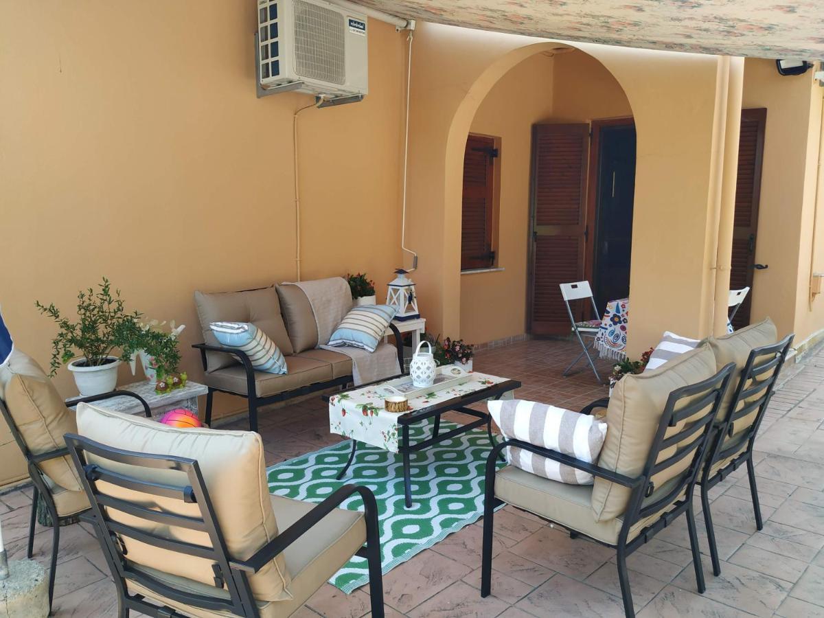Family Holiday Apartment With Garden & Bbq Velonádes Eksteriør bilde