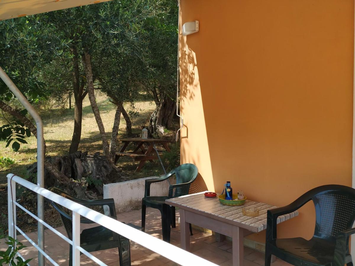 Family Holiday Apartment With Garden & Bbq Velonádes Eksteriør bilde